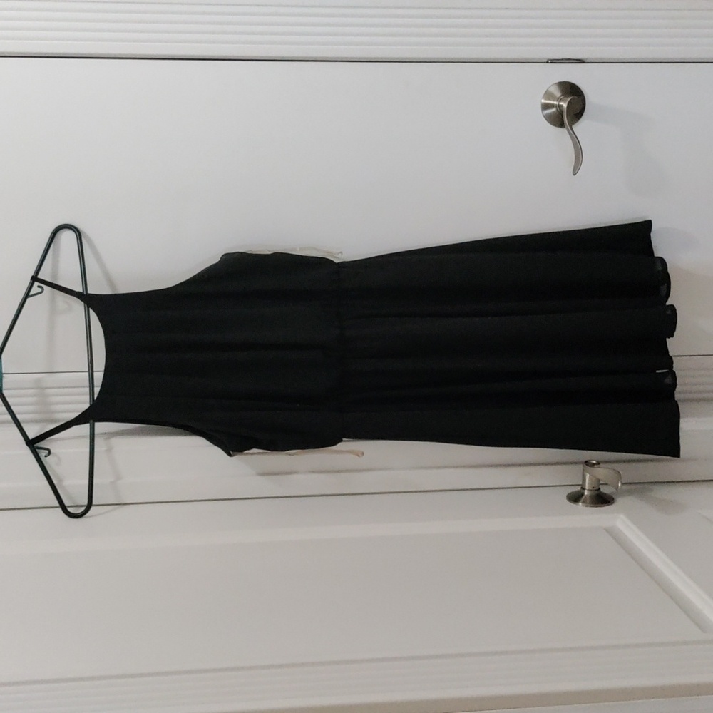 Black dress - Picture 2 of 2
